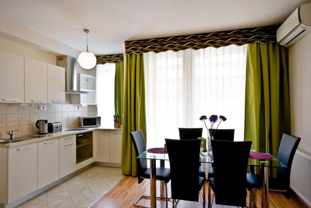 Corvin Lux Aparthotel Budapest Rom bilde